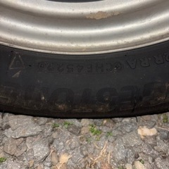 車のパーツ タイヤ、ホイールの画像
