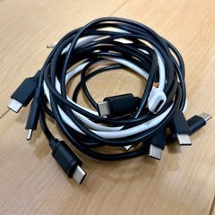 ケーブル類（MicroUSB、Lightning、USB-C、LAN、電源）の画像
