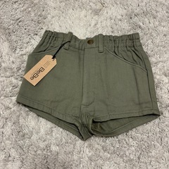 (新品タグ付き)BeBe  130cm ショートパンツ ズボン の画像