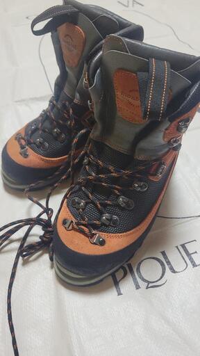 モンベルアルパインクルーザー3000厳冬期用登山靴雪山登山