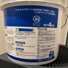 【定価¥5,500】4kg　TAJIMA 田島ルーフィング Pタイル用接着剤 フロアタイル接着剤　の画像