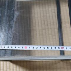 熱帯魚や爬虫類などに？アクリル水槽と濾過器の画像