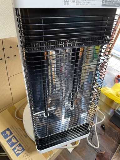 ダイキン　遠赤外線暖房機 セラムヒート　CERAMHEAT CER11YS-W