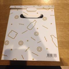 三角形空箱の画像