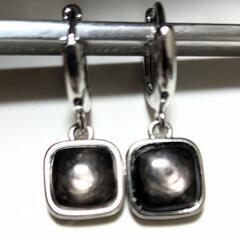 金運石　ゆらゆらピアスの画像