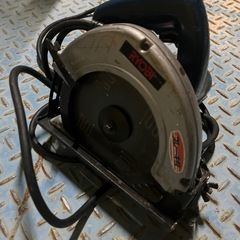 電動丸ノコギリ
