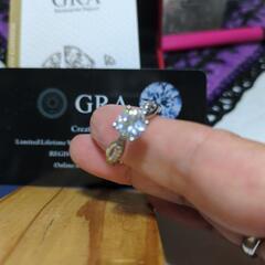モアサナイト1Caratリング保証カード付きの画像