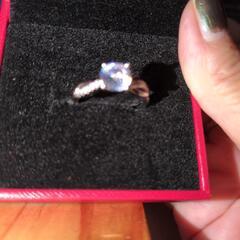 モアサナイト1Caratリング保証カード付きの画像