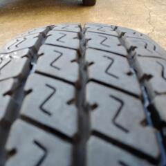 145/80r12ヨコハマタイヤの画像