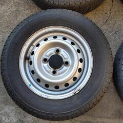 145/80r12ヨコハマタイヤの画像
