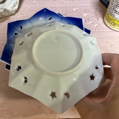 未使用品　星と月の穴が空いた可愛いお皿5枚セットの画像