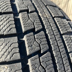 スタッドレスタイヤ　TOYO 215/70/15の画像