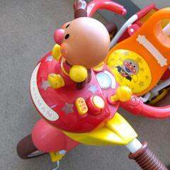 アンパンマン三輪車の画像