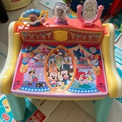 ディズニー　へんしんおすわりジムデスク