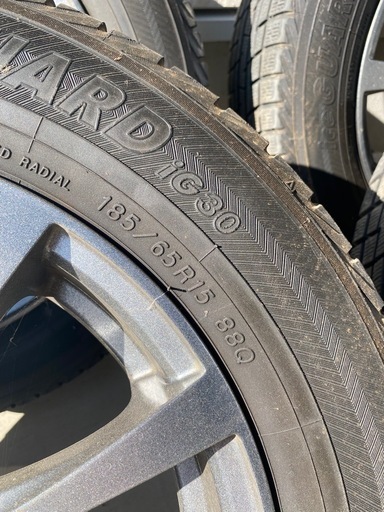 【どんどん値下げ 
】　　　スタッドレス185/65R15お得です！ 