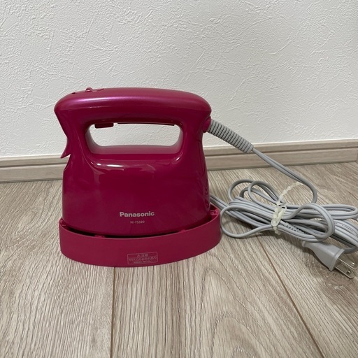 Panasonic NI-FS320-RP パナソニック衣類スチーマー