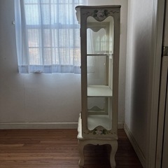 おしゃれな洋風　白い家具
の画像