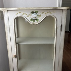 おしゃれな洋風　白い家具
の画像