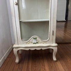 おしゃれな洋風　白い家具
の画像