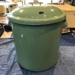 【引き取り限定】中古品　ホーロータンク② 緑　蓋付き
