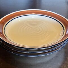 どこか懐かしい中皿の画像