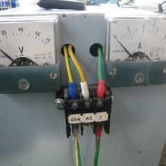 鉛蓄電池充電器　多数連結使用の画像