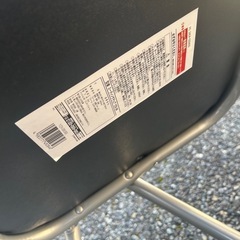 【使用一度のみ‼️】パイプ椅子　黒　折りたたみ　椅子　折り畳み　4つセットの画像