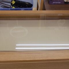 ガラスコレクションケース付きチェスト　の画像