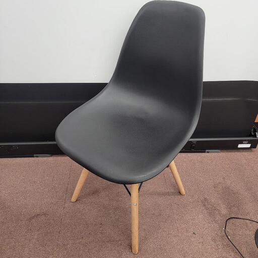 人気商品　シェルチェア