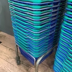 買い物カゴ 青の画像