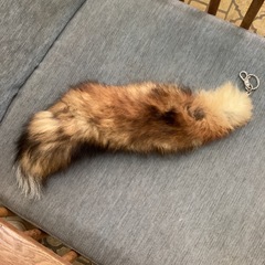 キツネのしっぽのキーホルダー