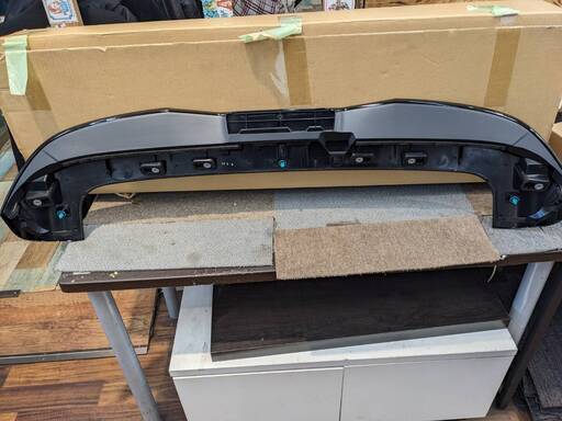 純正品 スバル インプレッサスポーツ GT2/GT3/GT6/GT7 ルーフスボイラ SG517FL401 美品