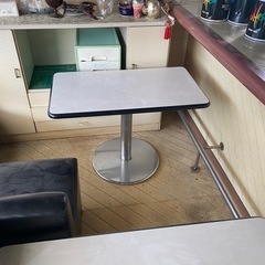 【話し中の為一時停止】テーブル