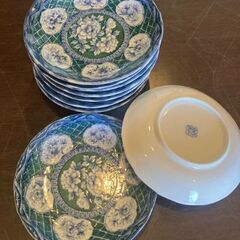 どこか懐かしい和皿の画像