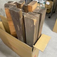 あげます　木材　2×4木材　長さ約1ｍ　13本セット　引き取りに来れる方限定の画像