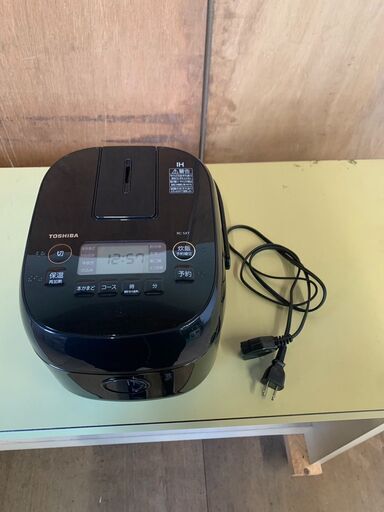 伊勢崎店【現状品】gi11‐13  RC－5XT　IH炊飯器  TOSHIBA  東芝23年製  キッチン家電  最大炊飯容量0.54Ⅼ  黒  ※通電確認済み