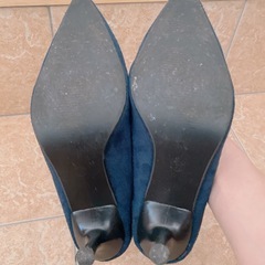 スウェード　パンプス　ブルーの画像