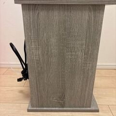 （ほぼ未使用）電源付き⭐︎サイドデーブルの画像