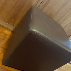 キューブ椅子の画像