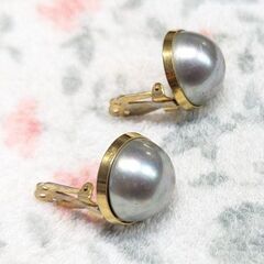 ☆イヤリング　パール系　青み色　　中古品　の画像
