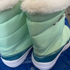 女児スノーブーツ美品23センチの画像