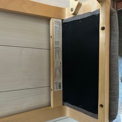 杖が掛けられる便利なチェアの画像