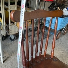 木製　レトロ椅子の画像