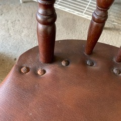 木製　レトロ椅子の画像