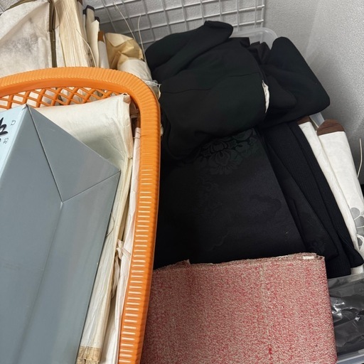 着物まとめ　大量　処分　リメイクなどに　詳細不明
