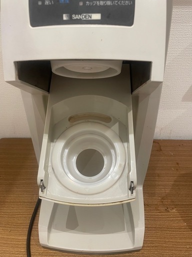 ソフトクリームメーカー