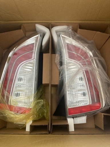 30プリウス後期テール美品