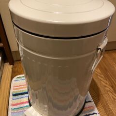 足踏み開閉ふたつきゴミ箱（未使用品）【無香です】