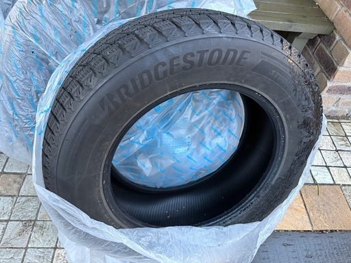 ブリジストンタイヤ235/65R17