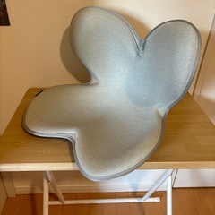 イス　机　姿勢矯正の画像